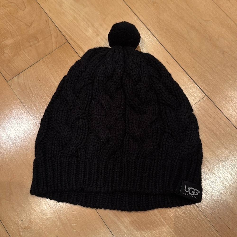 NWOT Ugg Black Knit Beanie